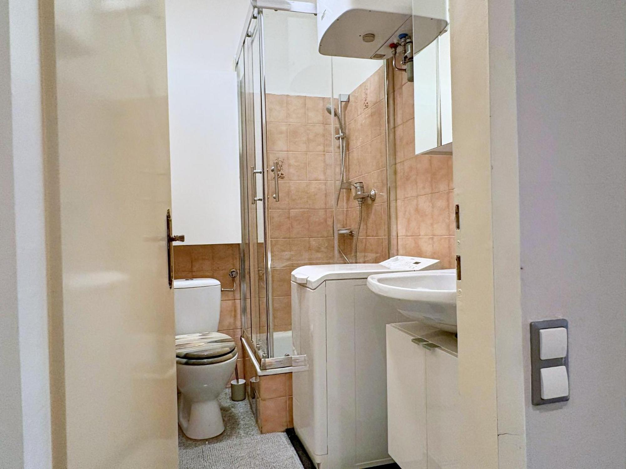 Apartament Spacious And Near Metro I Close To Parks I Akh Wiedeń Zewnętrze zdjęcie